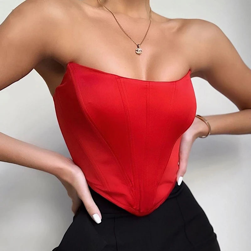 Top corto estilo bustier de terciopelo