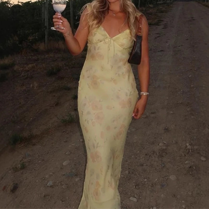 Vestido floral de breteles y espalda descubierta