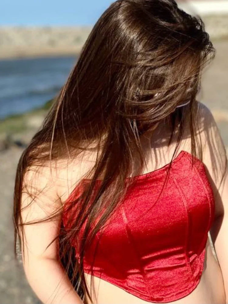 Top corto estilo bustier de terciopelo