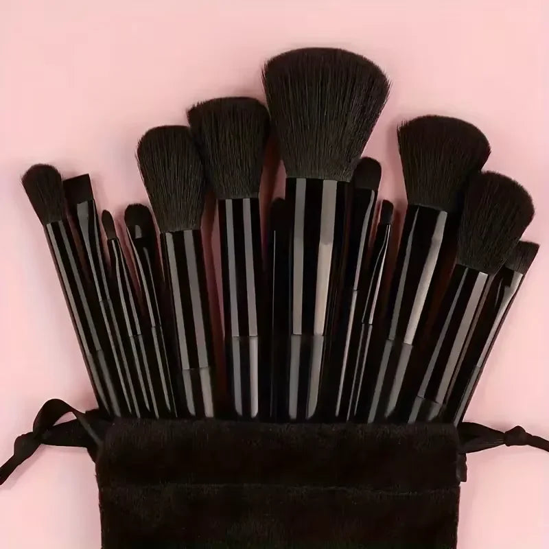 Set de 13 brochas de maquillaje para rostro y ojos