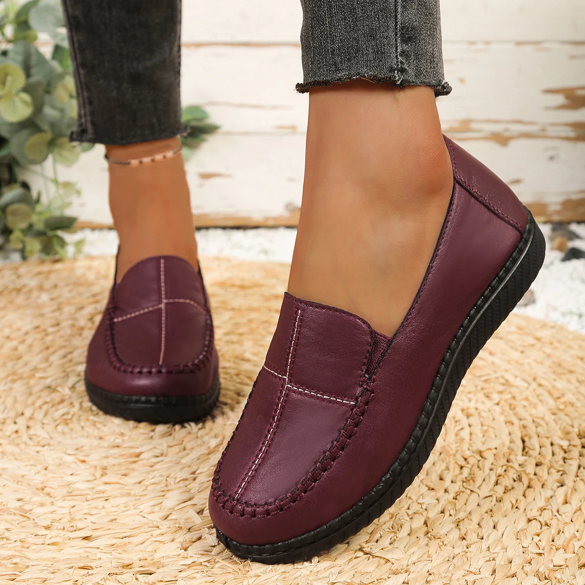 Mocasines de mujer con relieve floral
