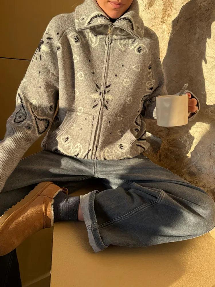 Cardigan Oversize Cuello Alto con Cierre y Bolsillos