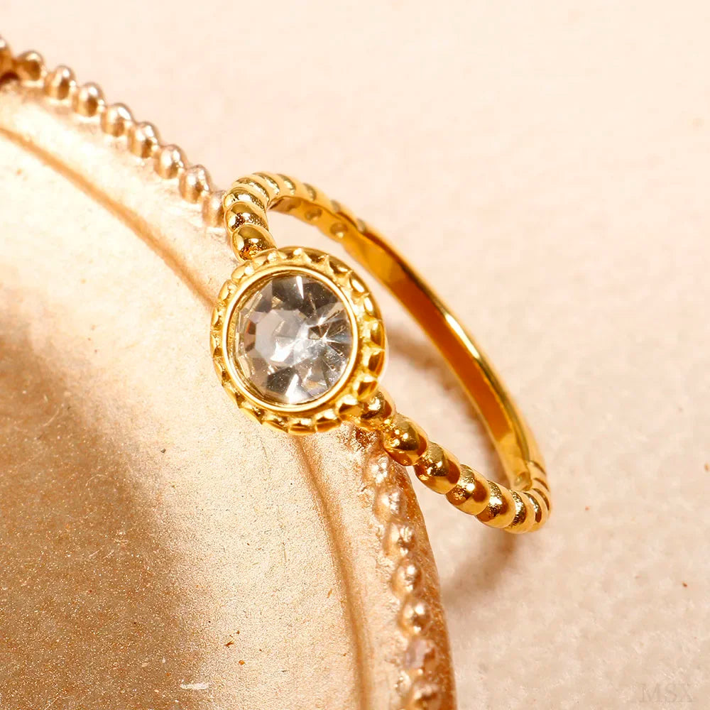 Anillo de acero con circonias Bruma